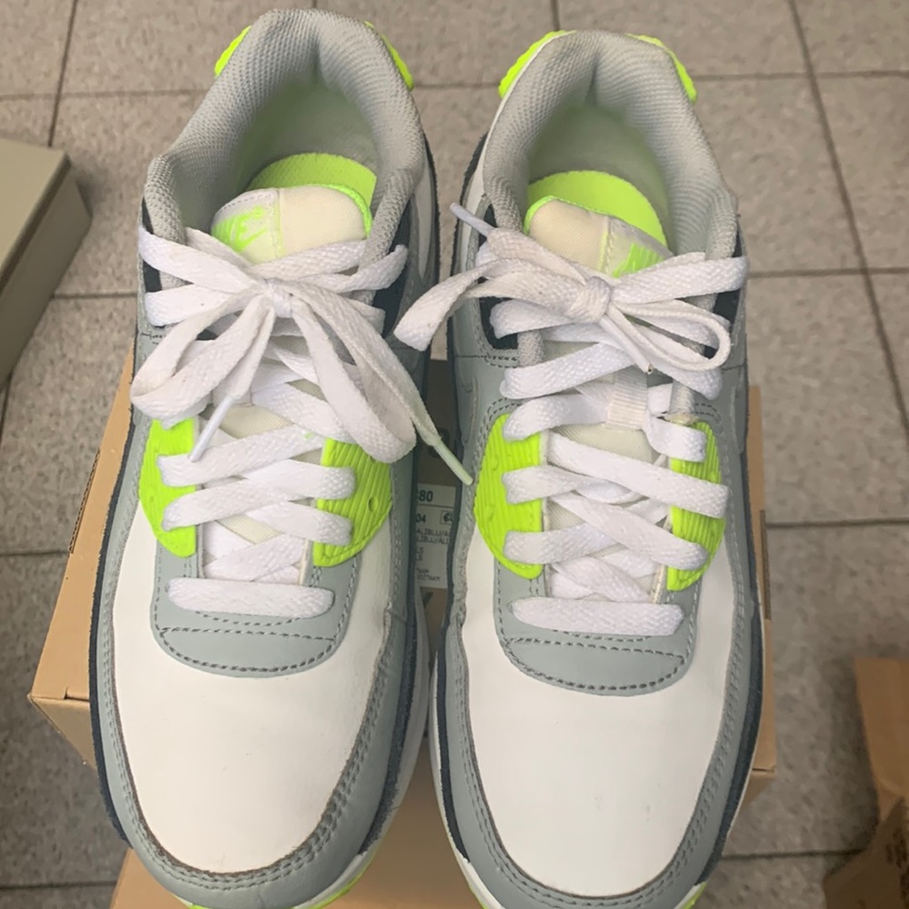 Nike air neon sneakers Sz 5,5Y